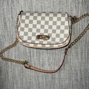 Crossbody purse